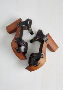 What’s Up, Dock? Heel in Black?